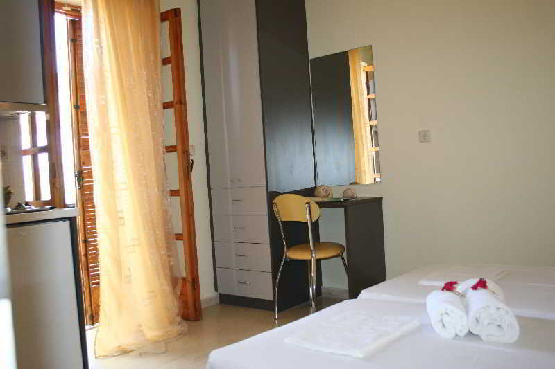 Nikas Rooms & Apartments Stoupa Exterior photo