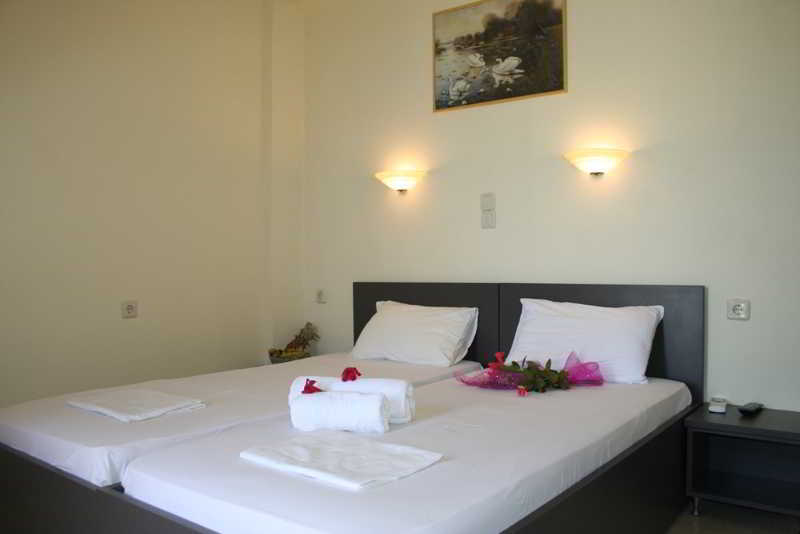 Nikas Rooms & Apartments Stoupa Exterior photo